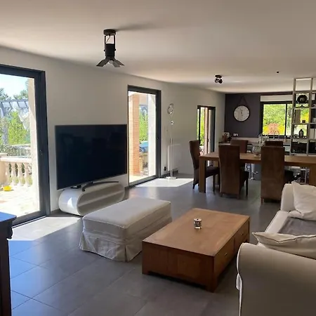 Hébergement de vacances Magnifique Avec Piscine Et Vue Imprenable Leojac