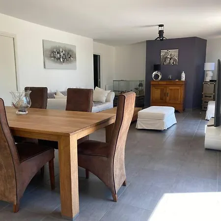 Magnifique Avec Piscine Et Vue Imprenable Hébergement de vacances Leojac
